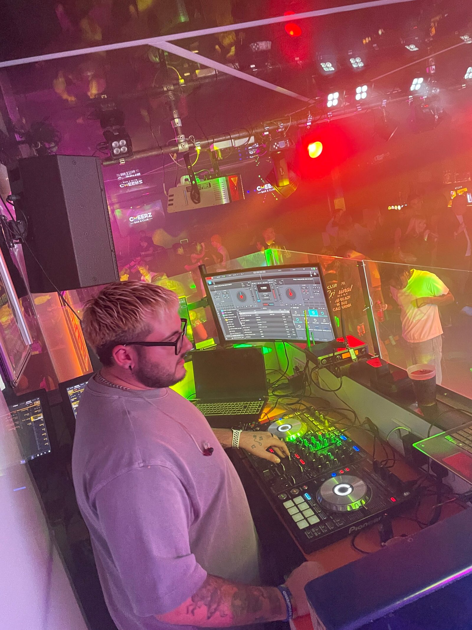 Loudmouth DJ Services at Cheerz.02
